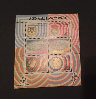 Hoja completa de estampillas conmemorativas de fútbol Italia-90, altamente coleccionables Foto 1 de 3