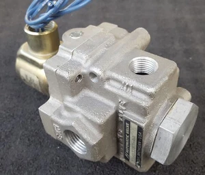 Automatic Valve Solenoid Poppet Valve 338D33B3-AA 110/120VAC 60VDC 3/8x3/8x1/2 - Picture 1 of 7