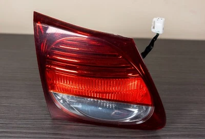 Luz trasera interior izquierda Lexus GS300 GS350 GS430 2006-2011 lado del conductor Foto 1 de 4