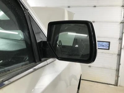 Used Right Door Mirror fits: 2015 Chevrolet Tahoe power w/turn signal opt DL3 w/ - Image 1 of 4