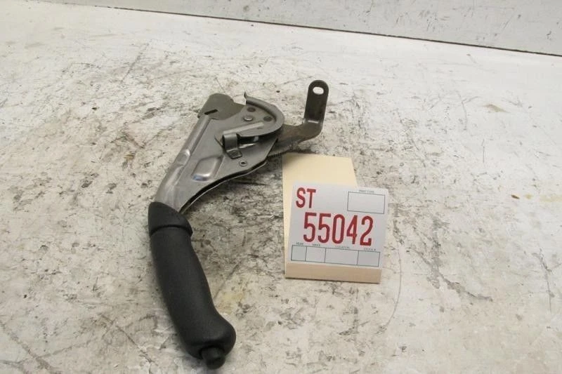 Palanca de freno de estacionamiento 626 1999 MAZDA sedán estacionamiento de emergencia manija de freno de mano OEM Foto 1 de 4