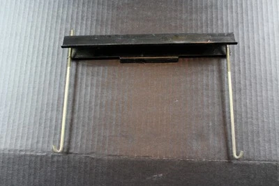 Винтажный MOPAR Dodge 1972 Challenger аккумулятор удерживать бар и j-крючки - Изображение 1 из 4