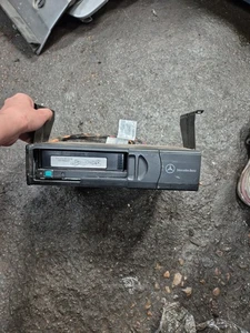 ORIGINAL MERCEDES CD CHANGER FIBRE OPTIC 6 DISC CHANGER MC 3520 A2038703389 - Picture 1 of 5