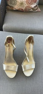 Cuñas metálicas doradas Lilly Pulitzer Aleena talla 8 M - Imagen 1 de 7