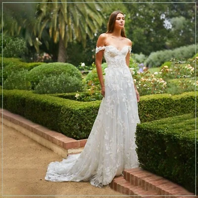 $6990 Monique Lhuillier Celestina Lace Runway Wedding Bridal Gown   - Image 1 of 4