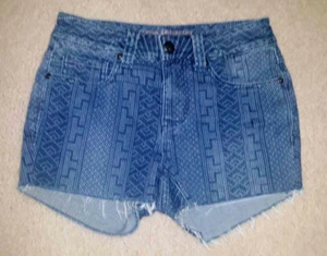 Melissa McCarthy Seven7 Pencil Blue Denim Jean Shorts Women's Size 4 Cut-Off Raw - Picture 1 of 4