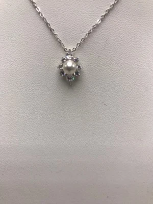 50 美元 Nadri 银色人造梨水晶吊坠项链 N1A — 第 1/4 张图片