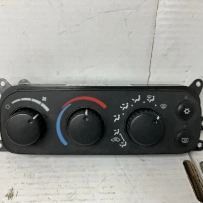 Dodge Ram 1500 2500 3500 2003-2005 climatizador calefacción control de aire acondicionado usado, OEM, negro Foto 1 de 4