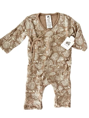 JUST BORN Infant Beige Tree Long Sleeve Wrap One Piece Outfit NWT 6-9 Months Foto 1 de 4