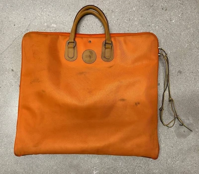 Mulholland Naranja Nylon Bolsa de Ropa Traje Estuche de Viaje con Borde de Cuero Foto 1 de 4