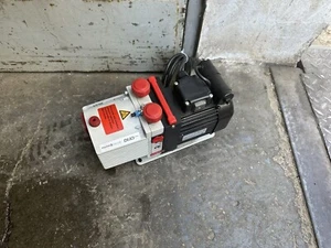 Pompa per vuoto rotativa a palette Pfeiffer DUO 2.5 - Foto 1 di 4