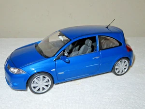 BBURAGO MEGANE RENAULT SPORT ROYAL BLUE 1:18 OPENING HOOD DOORS & REAR LIFT - Picture 1 of 10