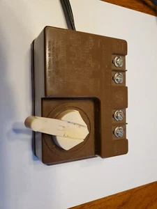 Elektrischer Modelleisenbahn Trafo (C) - Bild 1 von 2