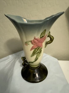 Hull Vintage 1949 Woodland Pottery Flared Opening Vase W8-7 1/2" USA Flaw - Picture 1 of 19
