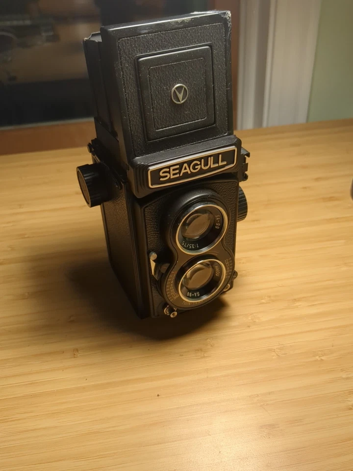 Seagull 6x6 Twin Lens Camera Vintage Film Camera Made In Japan - Image 1 of 4
