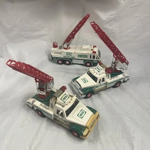 LOTE DE COLECCIÓN DE CAMIONES HESS DE 3 Sueltos SIN CAJA Colección Vintage - No Probado G3 - Imagen 1 de 21