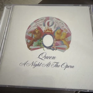 Queen - A Night At The Opera CD 2 Disc Remastered Bonus Tracks Hollywood Records - Bild 1 von 7