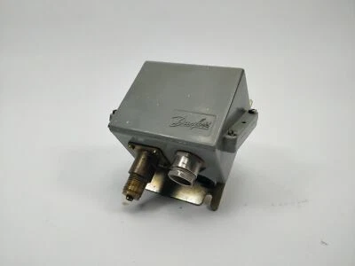 Danfoss 060-3100 KPS 35, Pressure Switch - Image 1 of 4