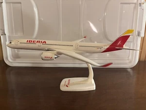 Iberia Airbus A350-900 / A330-200 Scale 1:200 - Foto 1 di 8