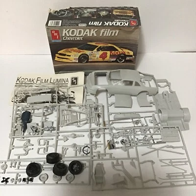 AMT-Ertl, NASCAR, Chevrolet Lumina, película Kodak, modelo de piezas. Escala 1/25 Foto 1 de 4