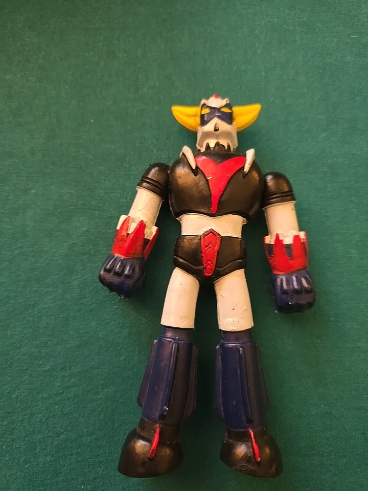 Robot in gomma Goldrake Toei Dynamic Pictural 1978 misura 14 cm - Goldorak  - Immagine 1 di 3