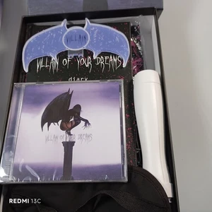 Naomi Jon Villain of Your Dreams Fanbox T-Shirt etc. Siehe Bilder - Bild 1 von 16