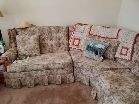 1950 Era Ethan Allen sectional sofa and matching maple coffee table Cover