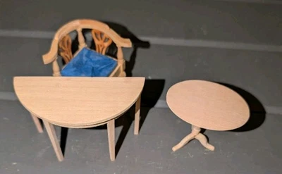 The House Of Miniatures Chippendale 转角椅,倾斜桌面,控制台桌 — 第 1/4 张图片