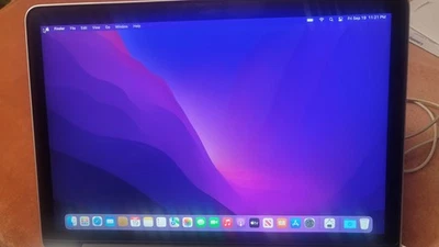 Apple MacBook Pro  A1502 Early 2015 Core i5 2.7GHz 8GB RAM 128GB SSD Montery12.7 - Image 1 of 4