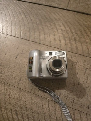 Nikon Coolpix 7600 7.1mp 3x Zoom Silver Digital Camera Tested Works READ FLAWED. - Image 1 of 4