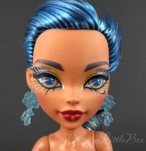 Monster High Puppe G3 Twyla Boogeyman Skulltimate Garden Mysteries Ohrringe - Bild 1 von 6