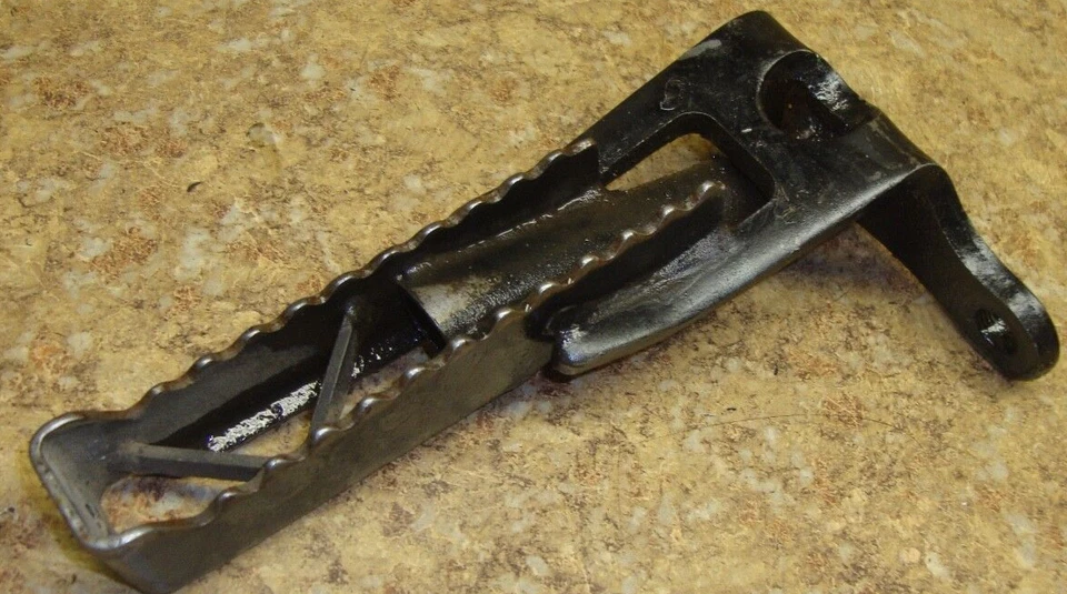 Yamaha Moto4 1986 Moto 4 ATV YFM225 YFM 225 reposapiés izquierdo pedal montaje de clavija 1987 Foto 1 de 1