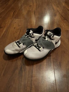 Size 8 - Nike Kyrie Flytrap 3 White Cool Grey - Picture 1 of 5