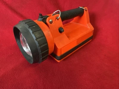 Linterna Streamlight Halógena LiteBox Usada - Necesita Batería Nueva Foto 1 de 4