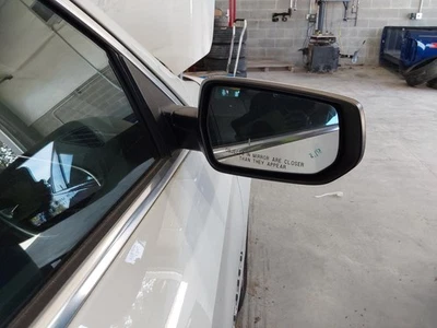 Used Right Door Mirror fits: 2019 Chevrolet Malibu w/o turn signal w/heated opt Foto 1 de 4