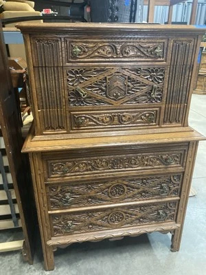 Oak Chest Dresser LIMBERT FURNITURE, TRADEMARK BY VAN RAALTE CRAFTSMEN 1920 Arts - Image 1 of 4