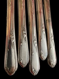 5 Wm A Rogers Ivy Stainless Table Knives Highly Used Condition Jewelry? Crafts - Picture 1 of 9