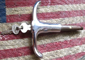 1930'S GM BUICK/CAD NOS CHROME TRUNK/RUMBLE SEAT HANDLE W GENUINE KEYS-PERFECT - Picture 1 of 14