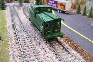 Athearn - Custom  Southern Heritage-Wide vision Caboose with Kadee couplers . - Picture 1 of 6