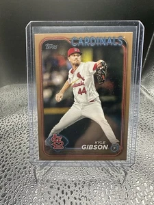 2024 Topps Serie 2 - Kyle Gibson #695 Oro-1023/2024 - Imagen 1 de 2