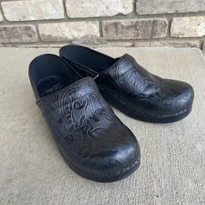 Dansko Shoes Women 39 EU 8.5-9 US Black Leather Embossed Slip-On Clogs Nursing - Picture 1 of 12
