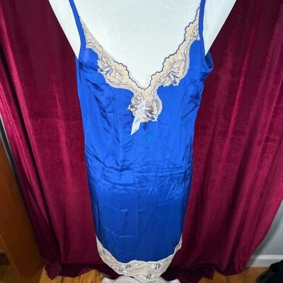 Nuevo con etiquetas Lencería Express Azul Seda Vestido de Noche Encaje Bordado Para Mujer Talla Pequeña Foto 1 de 4