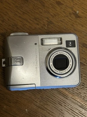 Kodak EasyShare C330 4.0MP Compact Digital Camera Parts Only - Image 1 of 4