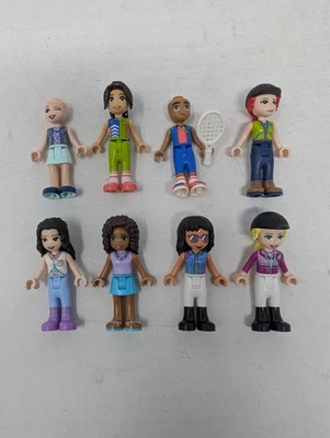 Lot of 8 LEGO Friends Minifigures - Image 1 of 3