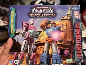 Hasbro SDCC 2023 Transformers Legacy Evolution Erial & Dion War Dawn In Hand - Picture 1 of 1