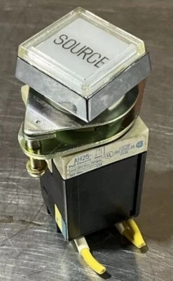 Lámpara eléctrica FUJI AXH AH25-ZN AH25-ZM 6,3 V1 W 50-60 Hz con luz indicadora blanca Foto 1 de 4