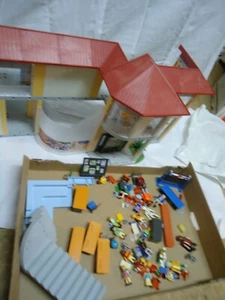 LOT PLAYMOBIL ECOLE SCHOOL Accesoires Personnages - Picture 1 of 7