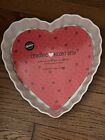 New WILTON Pink Ceramic FLUTED HEART Baking 10" PAN Valentine’s Day ❤️