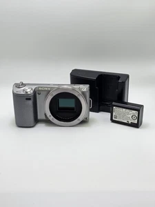 Cámara digital Sony NEX-5N sin espejo - plateada - LEER - Imagen 1 de 18