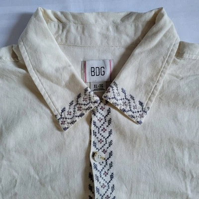 BDG Urban Outfitters Embroidered Shirt Men's XL Beige Linen Blend Boxy Fit Camp - Image 1 of 4
